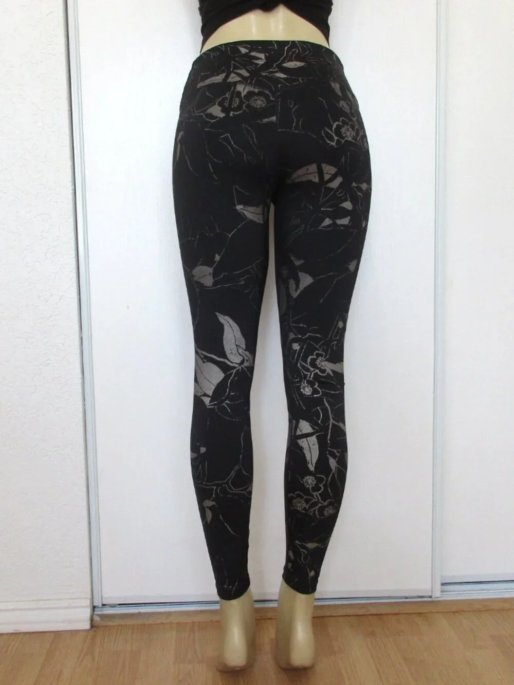 NIKE DRI Fit Leggings Size Large Black Floral Print